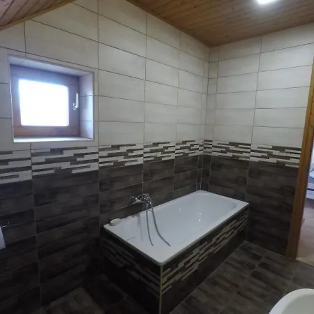 Napsütötte Kehida Habitación en casa particular Kehidakustány